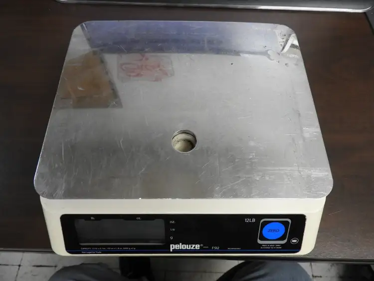 Used Rubbermaid Used Rubbermaid® Pelouze® RUBFS12-88 Digital Portion Control Scale-12 lb Food Scales Illinois US | Falcon Restaurant Supply #1376579