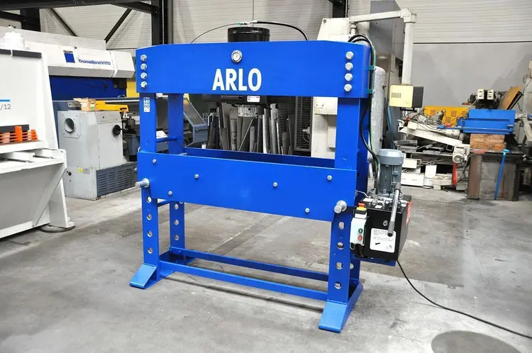Used ARLO 200 TON / 1570 VARIO H-Frame Presses BE | Apt International N.V #362216