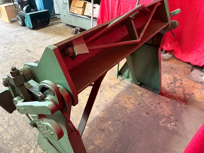 Pre-owned BROWN BOGGS BOX & PAN BRAKE, FLOOR MODEL 144F