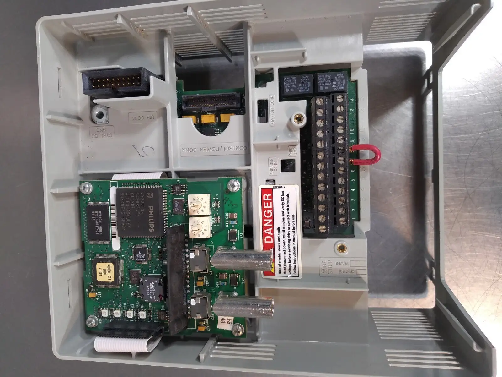 Allen Bradley 20AD8P0A3AYNARNN Circuit Board Loc3C28