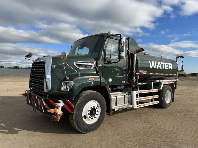 Used 2016 FREIGHTLINER 108SD TANKER Tanker trucks Minnesota US | Carco Truck & Equipment #1514307