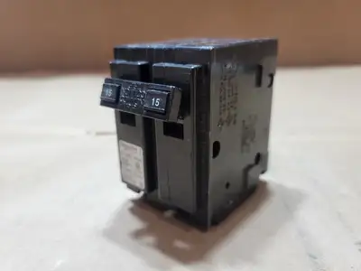 Used SCHNEIDER ELECTRIC CHOM215 Switchgears British Columbia CA | Lenmark #1438599