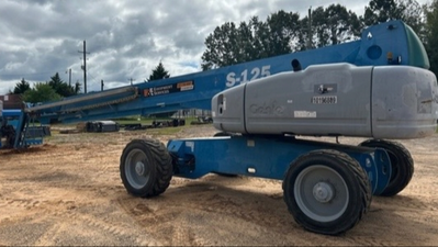 USED 2017 Genie S-125