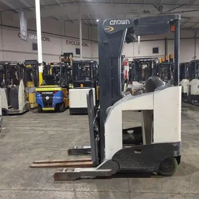 USED 2016 CROWN RR5725-45