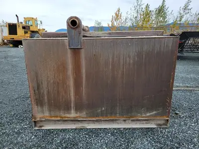 Square Tank, 84" x 88"