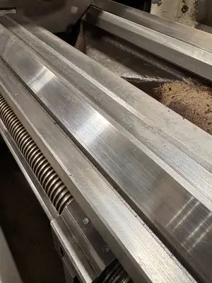TUR 560 Manual Lathe