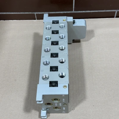NEW SMC VV5FS4-10-051-03-CD