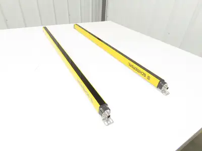 Schmersal SLC440COM-ER-0890-14 Safety Light Curtain Transmitter & Receiver Set