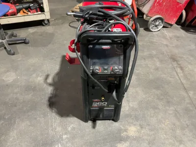 Used LINCOLN ELECTRIC POWER MIG® 260 MIG WELDER Mig Welders Michigan US | Miedema Asset Management Group #1424994