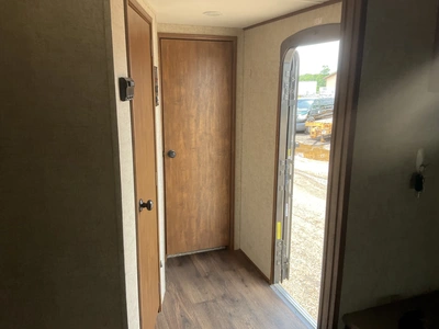USED 2016 KEYSTONE SPRINTER SERIES M-299