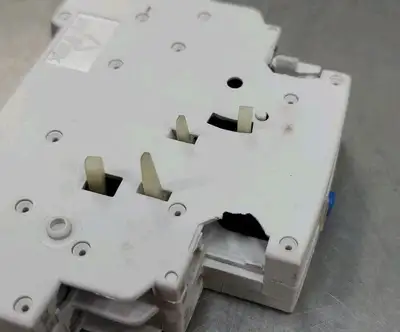 Allen Bradley 3RV1921-1M Auxiliary Contact Block, Side Mounted. 4C-44