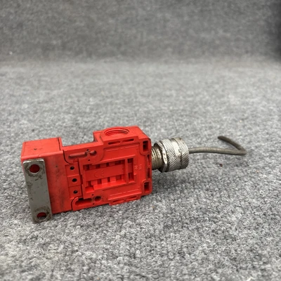 Used Allen-Bradley 5-30N Relays & Switches California US | Davliegogo LLC #1706211