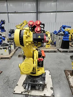 USED 2015 FANUC R-2000IC/210F