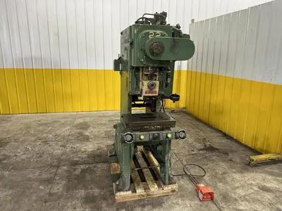 22 TON CLEARING MODEL #22 P640 TORQ PAC OBI STAMPING PRESS, 2" STROKE: STOCK 19382