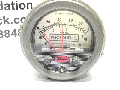 Dwyer 3001CAV Photohelic Gage/Switch 25 PSIG