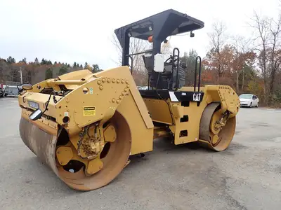 Used 2014 CATERPILLAR CB64 Tandem Rollers Massachusetts US | Brookside Equipment Sales #1422185