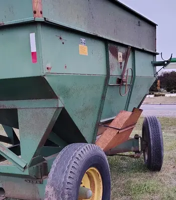 Used 1978 JOHN DEERE 350-22 Gravity Wagons Louisiana US | Proxy Equipment #1385302