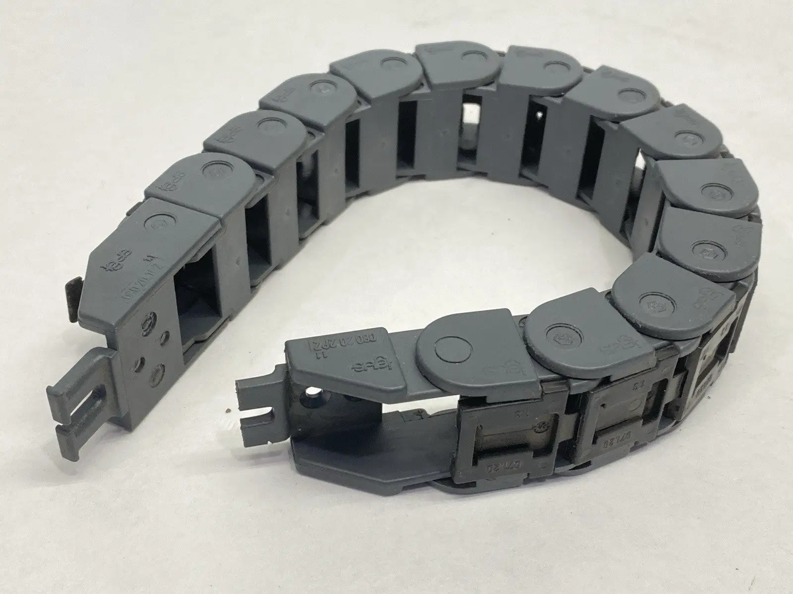 USED IGUS IGUS 09.20.048 ZIPPER E-CHAIN SERIES