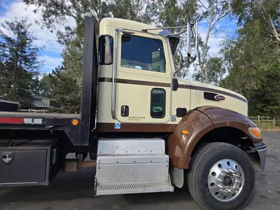 USED 2017 PETERBILT 348