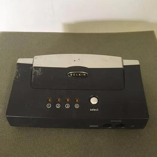 BELKIN OMNIVIEW E SERIES F1DB104P