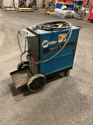 Used Miller _UNKNOWN_ Wire Feed Welders Ohio US | Equipment Recovery Corp. #1331424