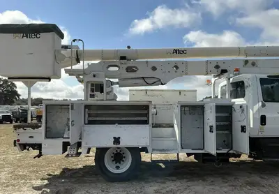 Used 2018 INTERNATIONAL 4300 Bucket (boom) trucks Florida US | Truck and Van Outlet #1509179