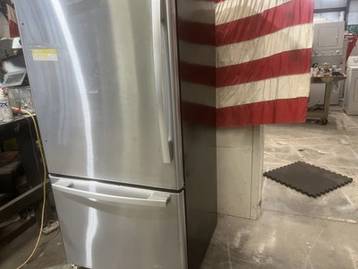 Used WHIRLPOOL GOLD FREEZER ON BOTTOM Refrigerators Michigan US | Miedema Asset Management Group #1425164