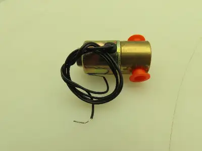 Honeywell Skinner 3138BBN1JN00 Solenoid Valve 3-Way NO 120VAC 80 PSI 1/8" NPT