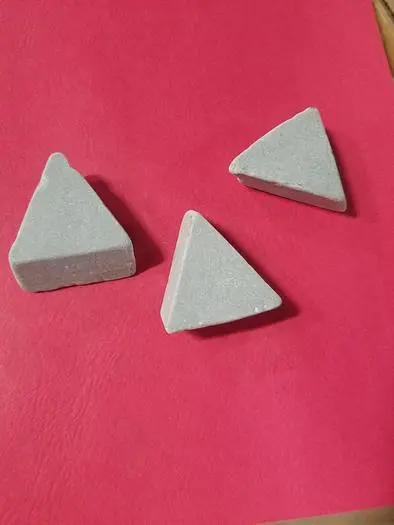 Angle Cut Triangle 22^ 2 x 7/8 M Ceramic