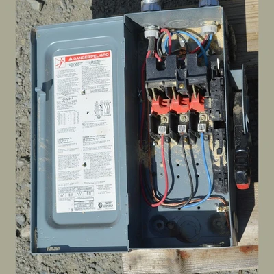 Square D 30 Amp Non-Fusible Disconnect