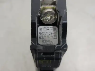 USED SQUARE D QOB120