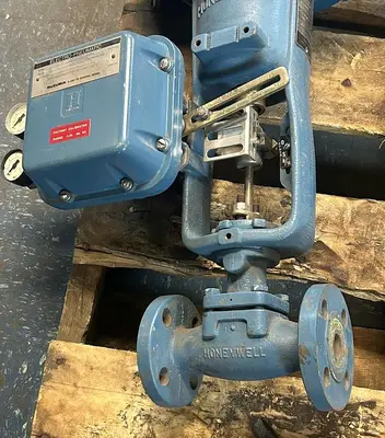 Used DEZURIK 851403-1D20-2J6-19-PDEL-AAA Solenoid Valves Ohio US | Surplus Asset Holdings #1365884