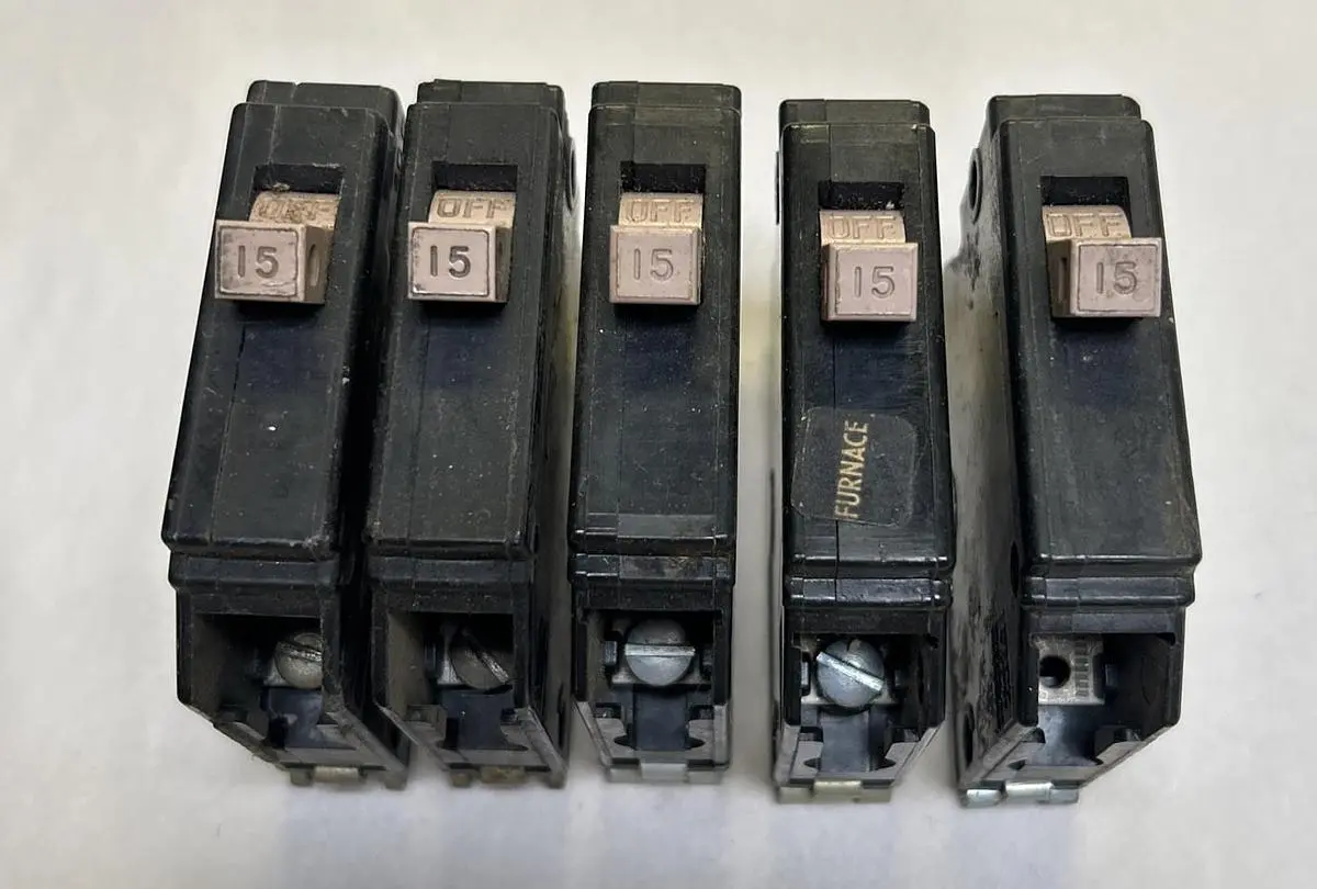 USED CUTLER-HAMMER CH115