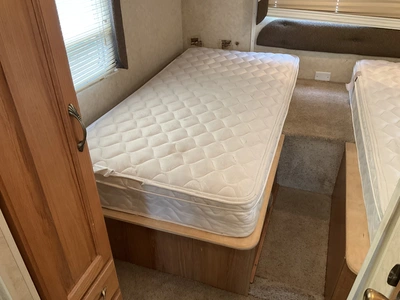 USED 2006 JAYCO GREYHAWK 31