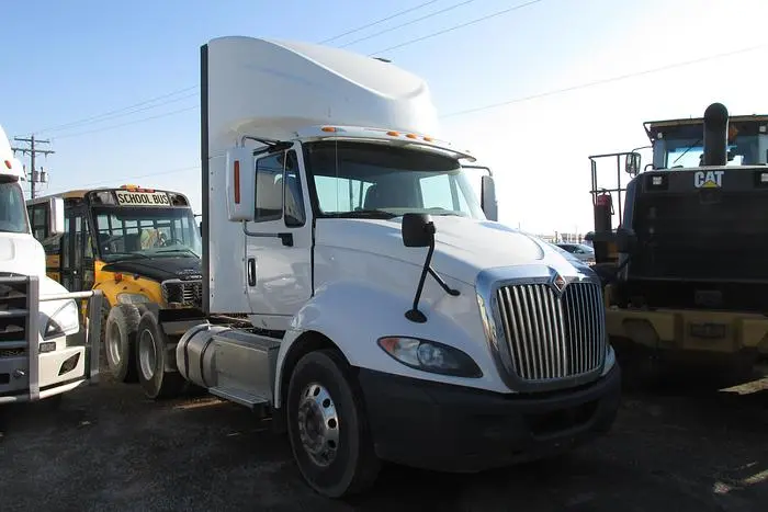 Used 2017 INTERNATIONAL PROSTAR Conventional trucks Manitoba CA | Conquest Truck & Auto Sales #1421357