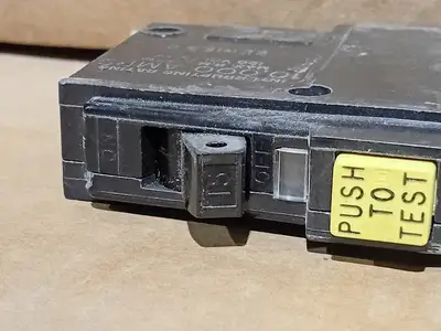 Used SQUARE D QOB115 Switchgears British Columbia CA | Lenmark #1438676