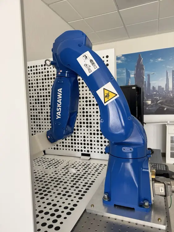 Used 2019 YASKAWA MOTOMAN GP8 YR-1-06VX8-A00 Robots California US | Revelation Machinery #404000