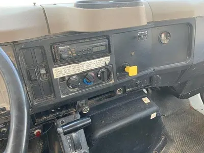 USED 2001 INTERNATIONAL 4900