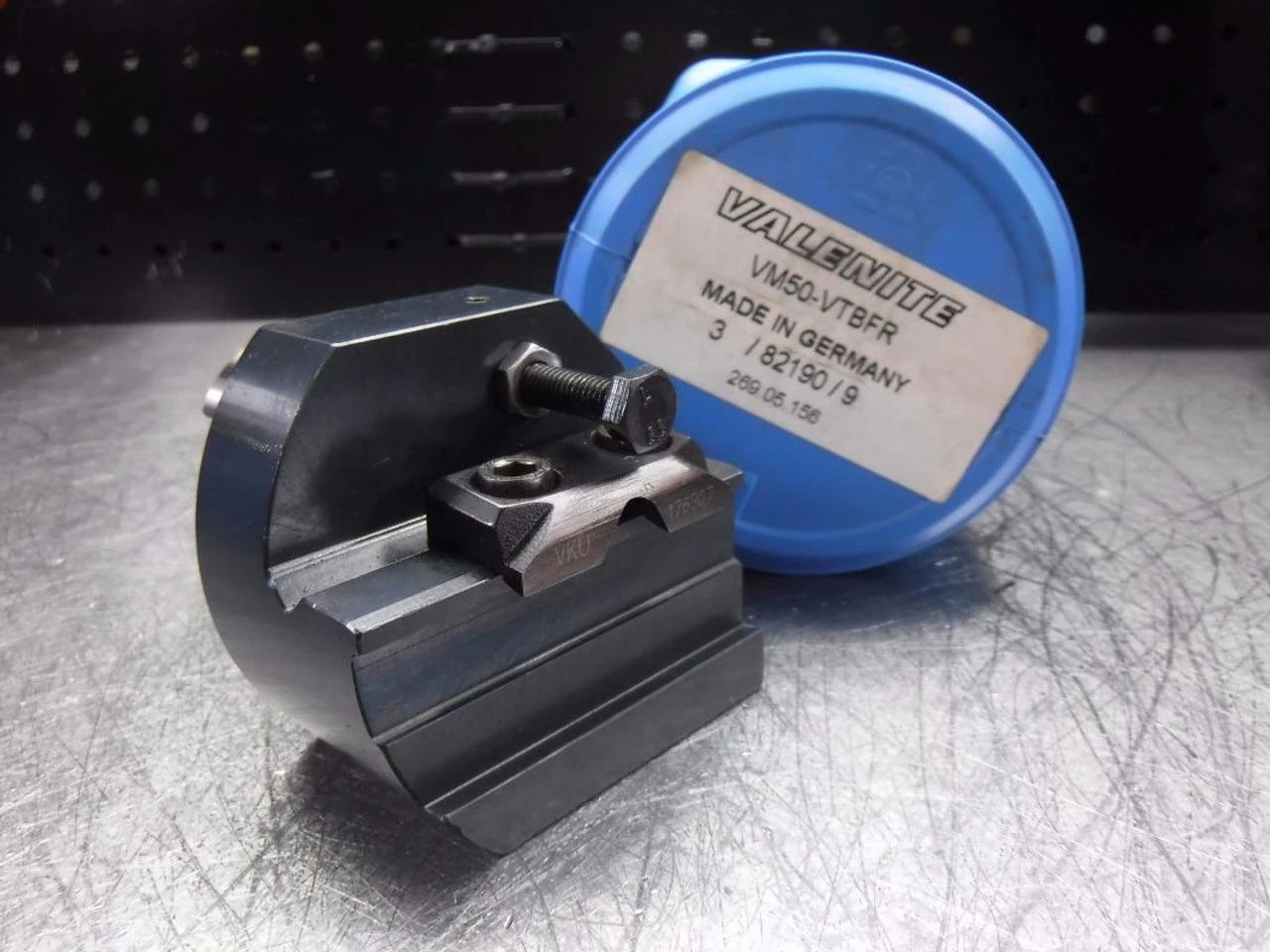 Valenite VM / KM 50 Grooving/Cutoff Lathe Tool Post VM50 VTBFR (LOC1604)