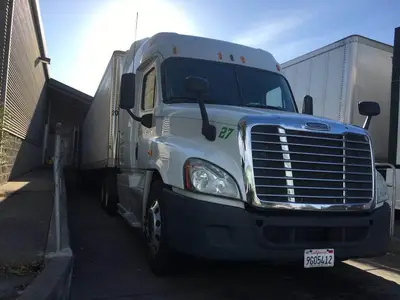 USED 2013 FREIGHTLINER CASCADIA 125