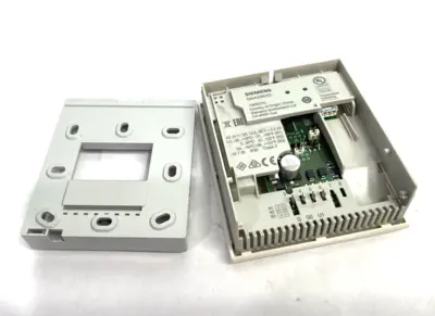 Used SIEMENS ROOM TEMPERATURE SENSOR 0-10V W.DISPL Sensors Michigan US | Maverick Industrial Sales #1092165