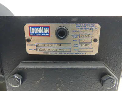 Ohio Gear W8240152.00 IronMan Worm Gearbox 40:1 Reducer 1Hp 44rpm 56C LH Output