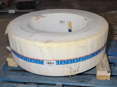 NEW SKF 23196 CA/C3W33