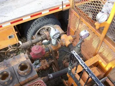 USED 1980 FORD 8000 TANDEM AXLE OILFIELD PUMP / KILL TRUCK