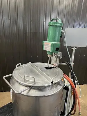 Used LEE INDUSTRIES 30 U Stainless Steel Tanks Quebec CA | Carter-Wilson Equipment Services #450991