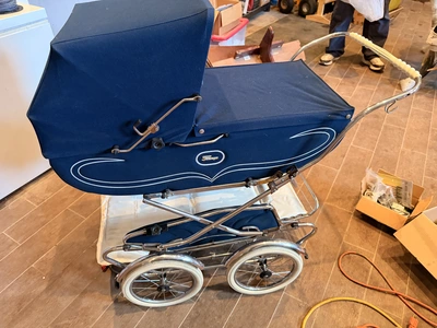 Used PEREGO ANTIQUE BABY BUGGY  / STROLLER Estate & Personal Property Indiana US | Miedema Asset Management Group #1341926