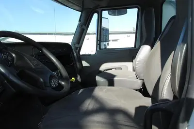 Used 2017 INTERNATIONAL PROSTAR Conventional trucks Manitoba CA | Conquest Truck & Auto Sales #1421357