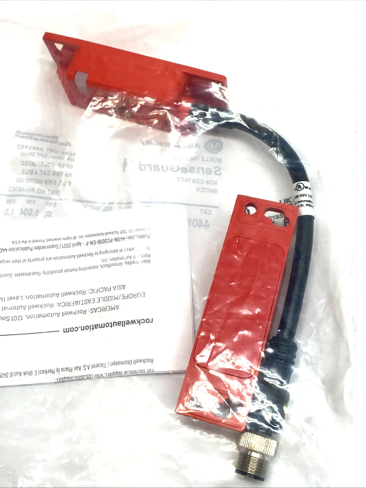 NEW ALLEN-BRADLEY SENSAGUARD 24V DC NON‑CONTACT SAFETY SWITCH