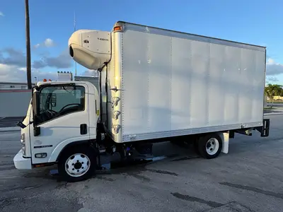 Used 2019 ISUZU NQR Reefer Trucks Florida US | Truck and Van Outlet #1509201