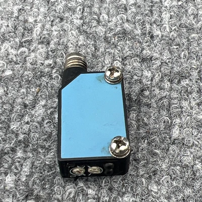 Used SICK WL100-P4420 Photoelectric Sensors California US | Davliegogo LLC #1705567